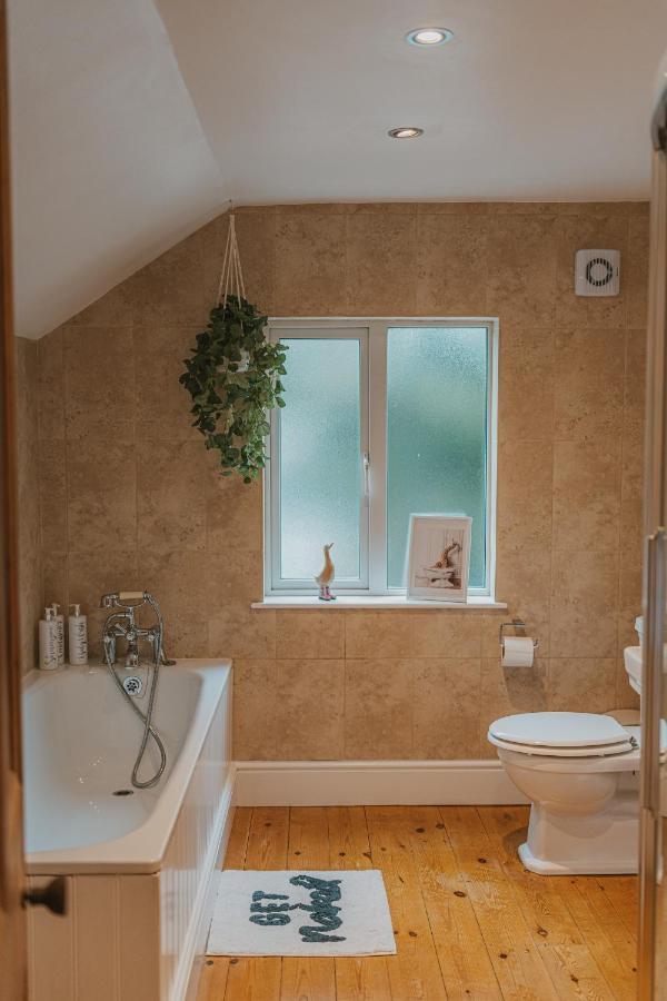 Cotswolds- Homely 2 Bed House With Garden, Wifi - Esho Stays Сайренстер Экстерьер фото